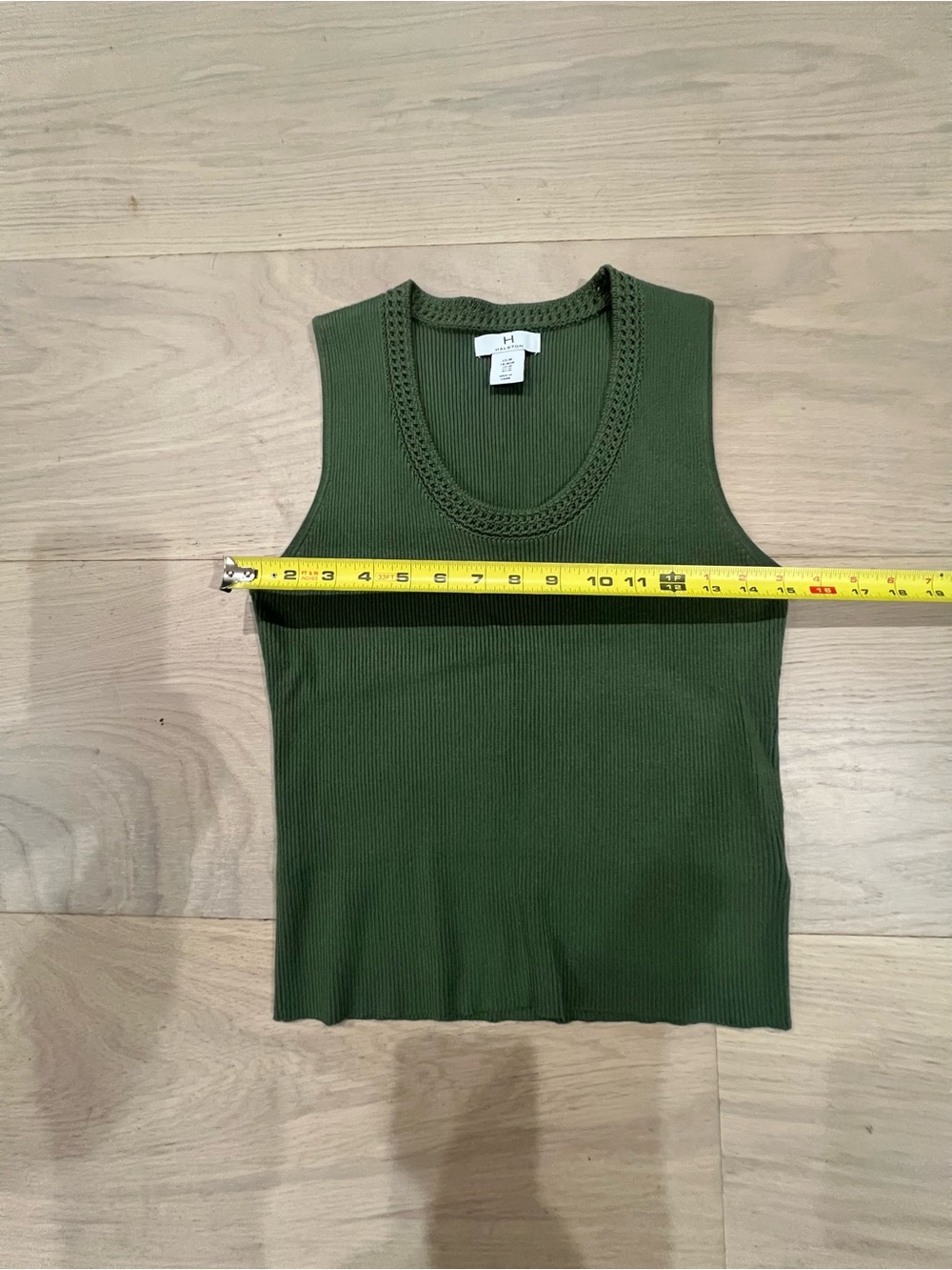 Halston Heritage Olive Green Ribbed Scoop Tank size M